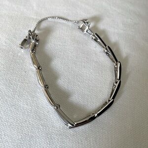 Genuine Monet fashion silver tone bracelet Size 6 1/2